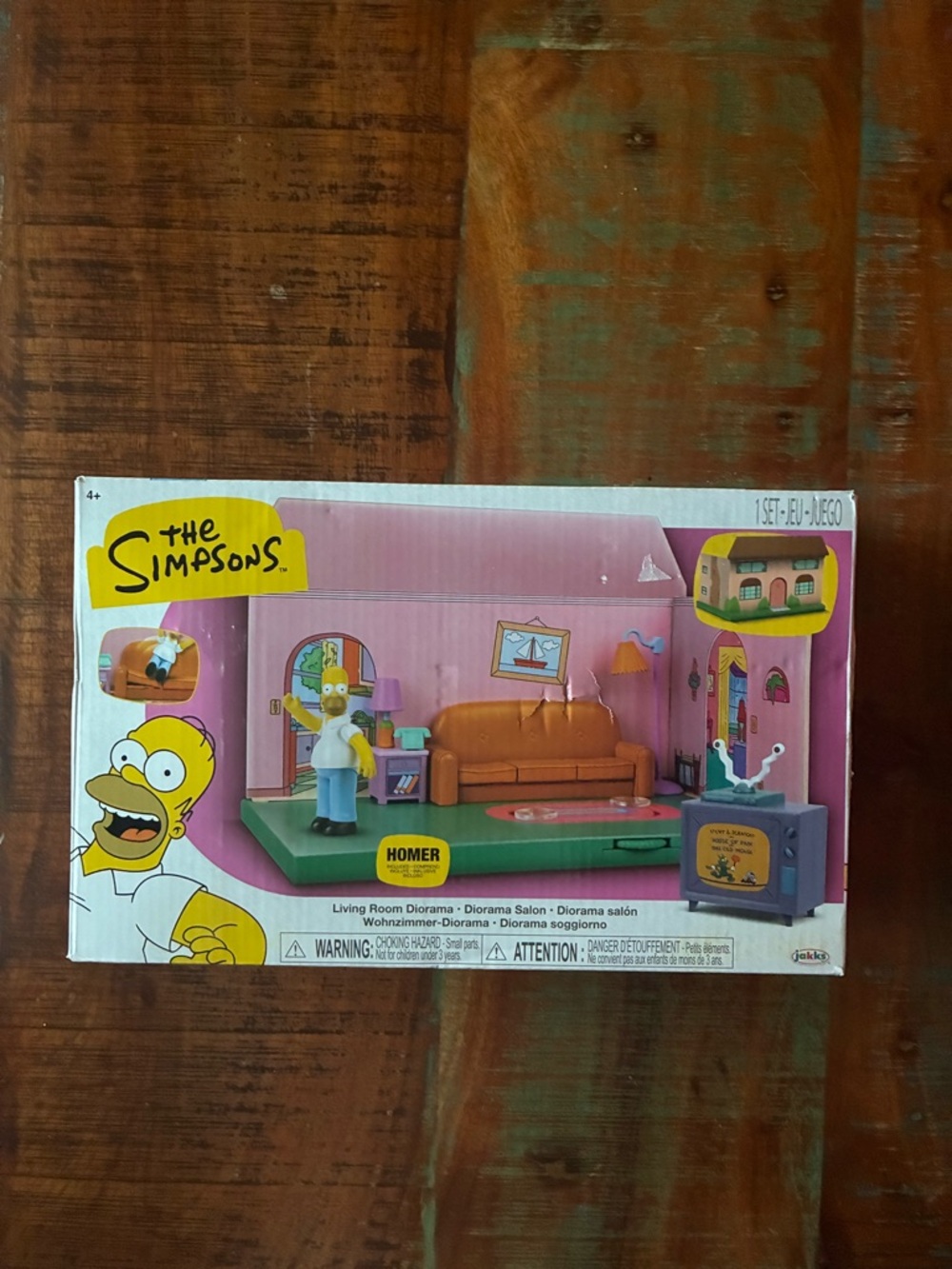 The Simpsons Living Room Diorama House Playset by JAKKS Pacific w/ Homer Figure
